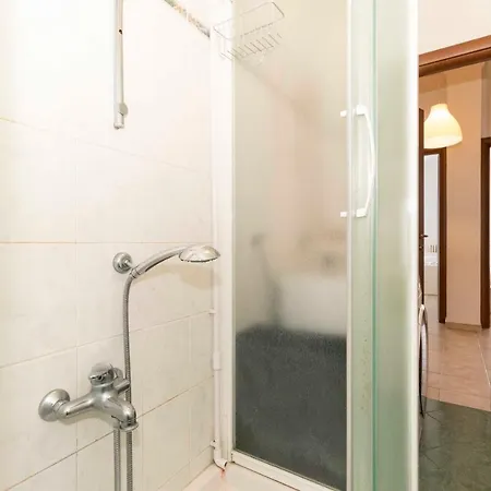 Rivoli Subway Roomy Flat Apartament