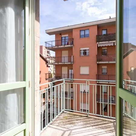 Rivoli Subway Roomy Flat * Torino
