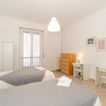 Rivoli Subway Roomy Flat Apartment *
