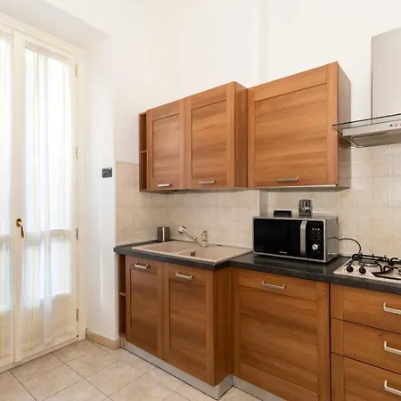 Rivoli Subway Roomy Flat * Turin