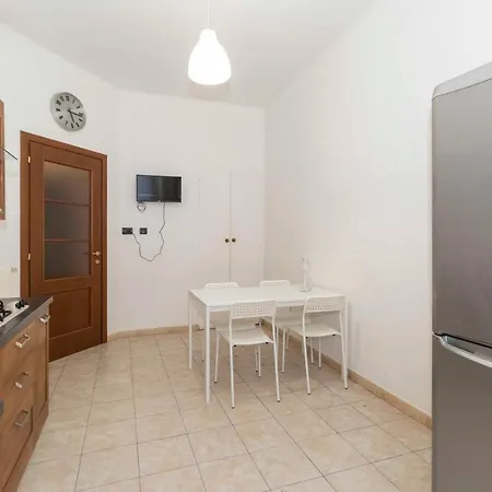 Apartament Rivoli Subway Roomy Flat